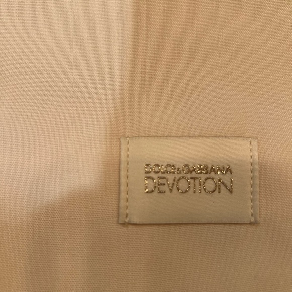 Dolce & GabbanaCream Tote Bag with Heart Accent - Picture 4 of 4